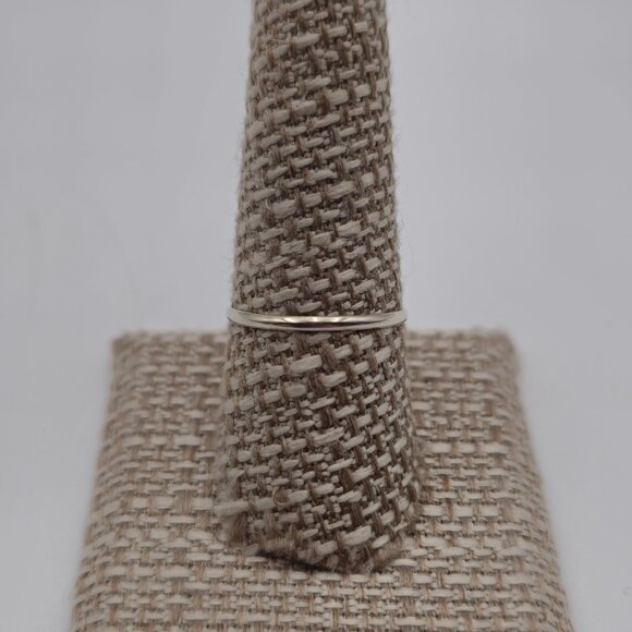 Size 9 Sterling Silver Plain Simple Thin Band Ring A3344 - Picture 1 of 7